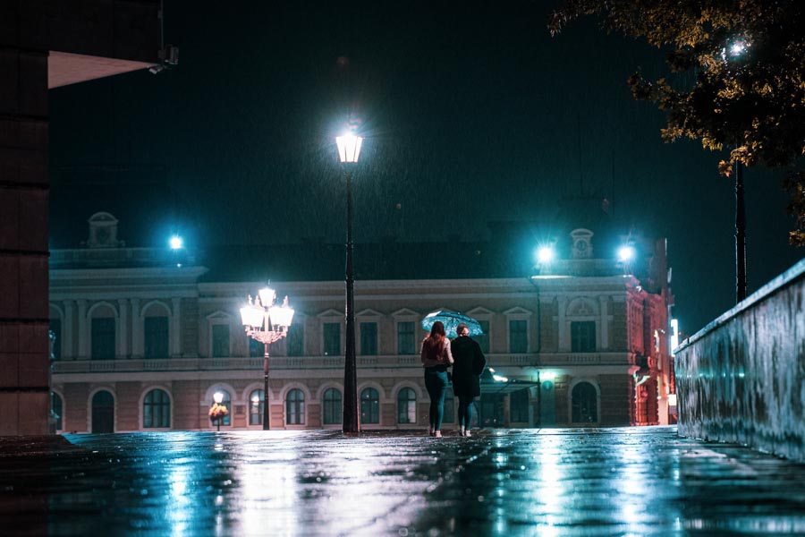Nitra v daždi, svatoplukovo námestie,divadlo